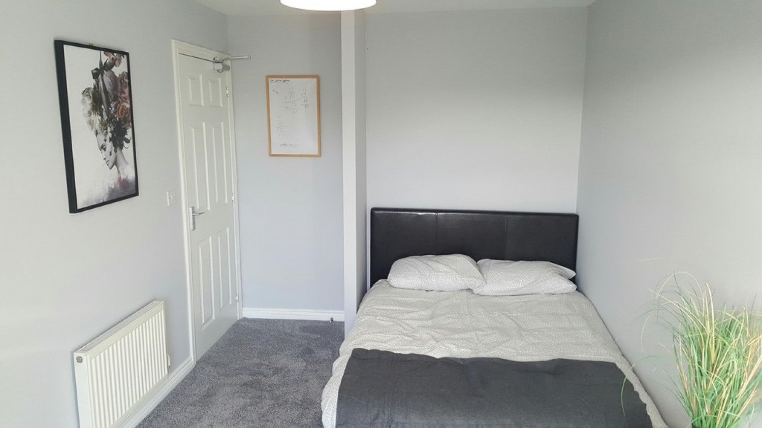 Room Meadow Way in Reading