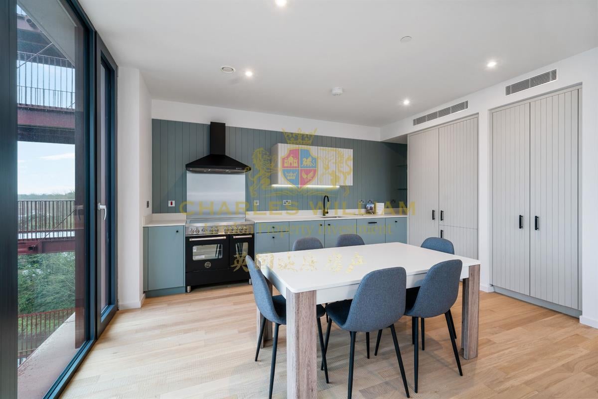 Flat Bradshaw Yard in Greater London