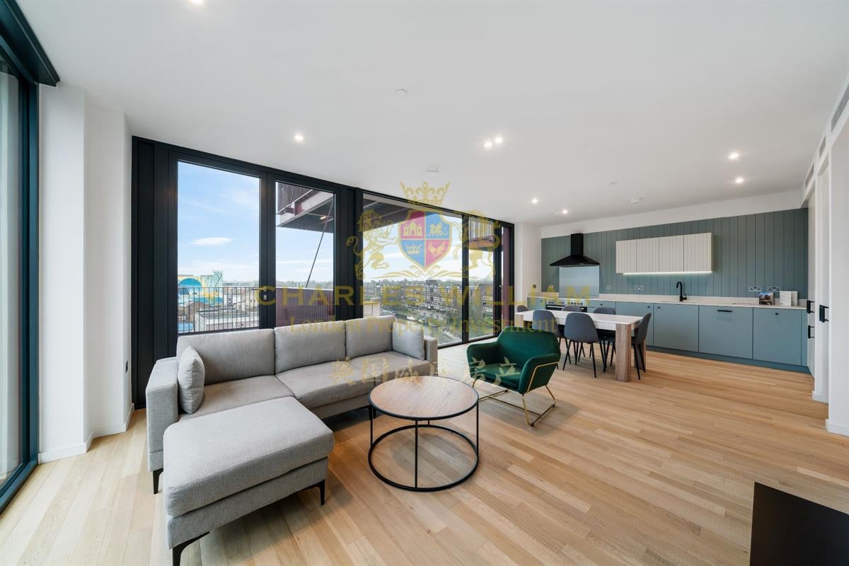 Flat Bradshaw Yard in Greater London