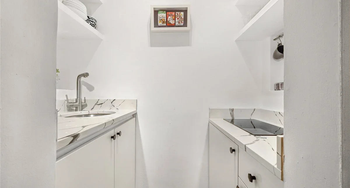 Flat Goodge Street in City of Westminster