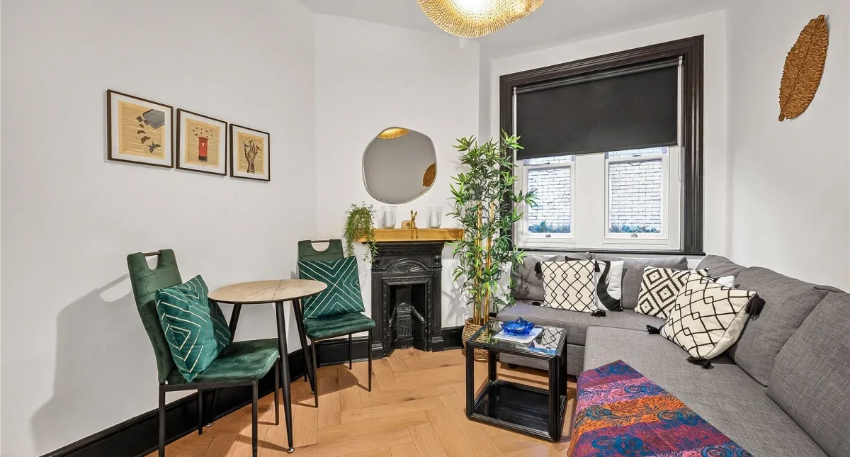Flat Goodge Street in City of Westminster