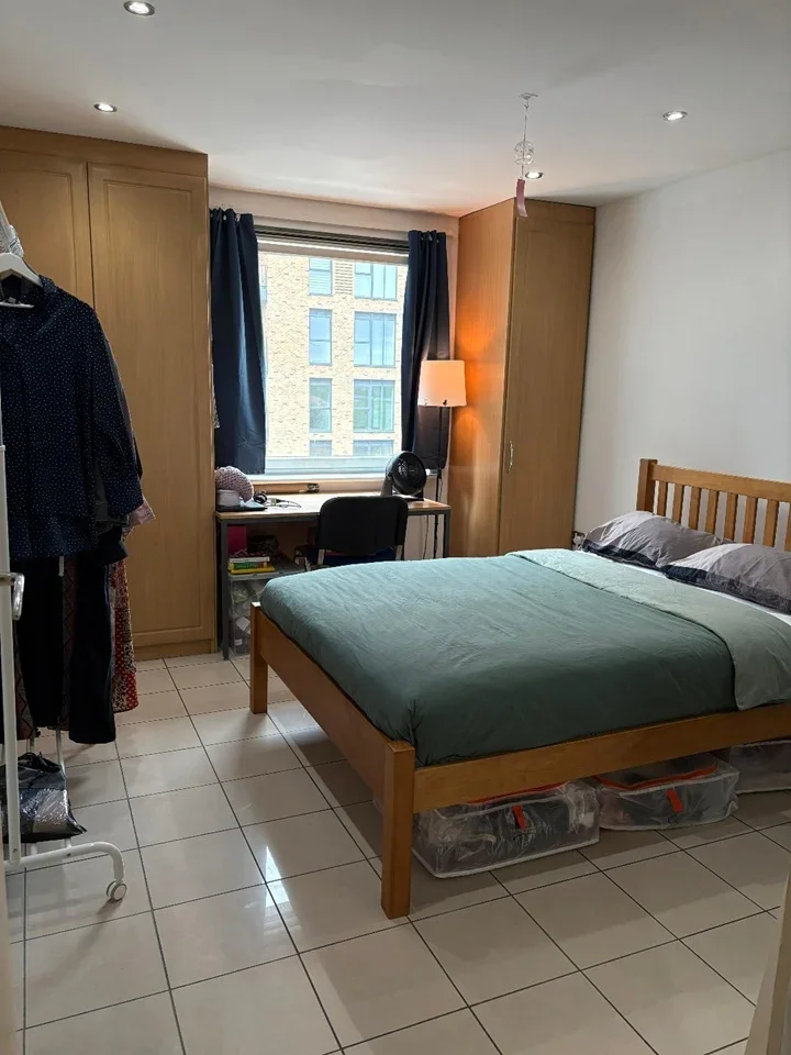 Flat Prince Regent Road in Greater London