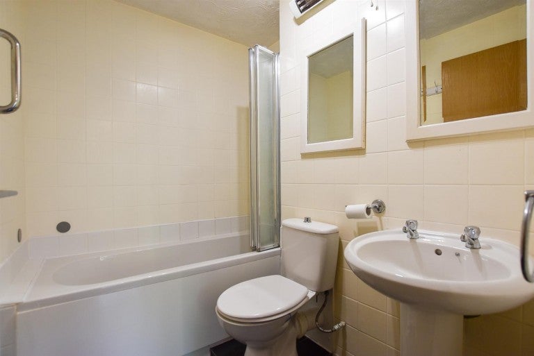 Flat Hawkes Road in Tonbridge and Malling