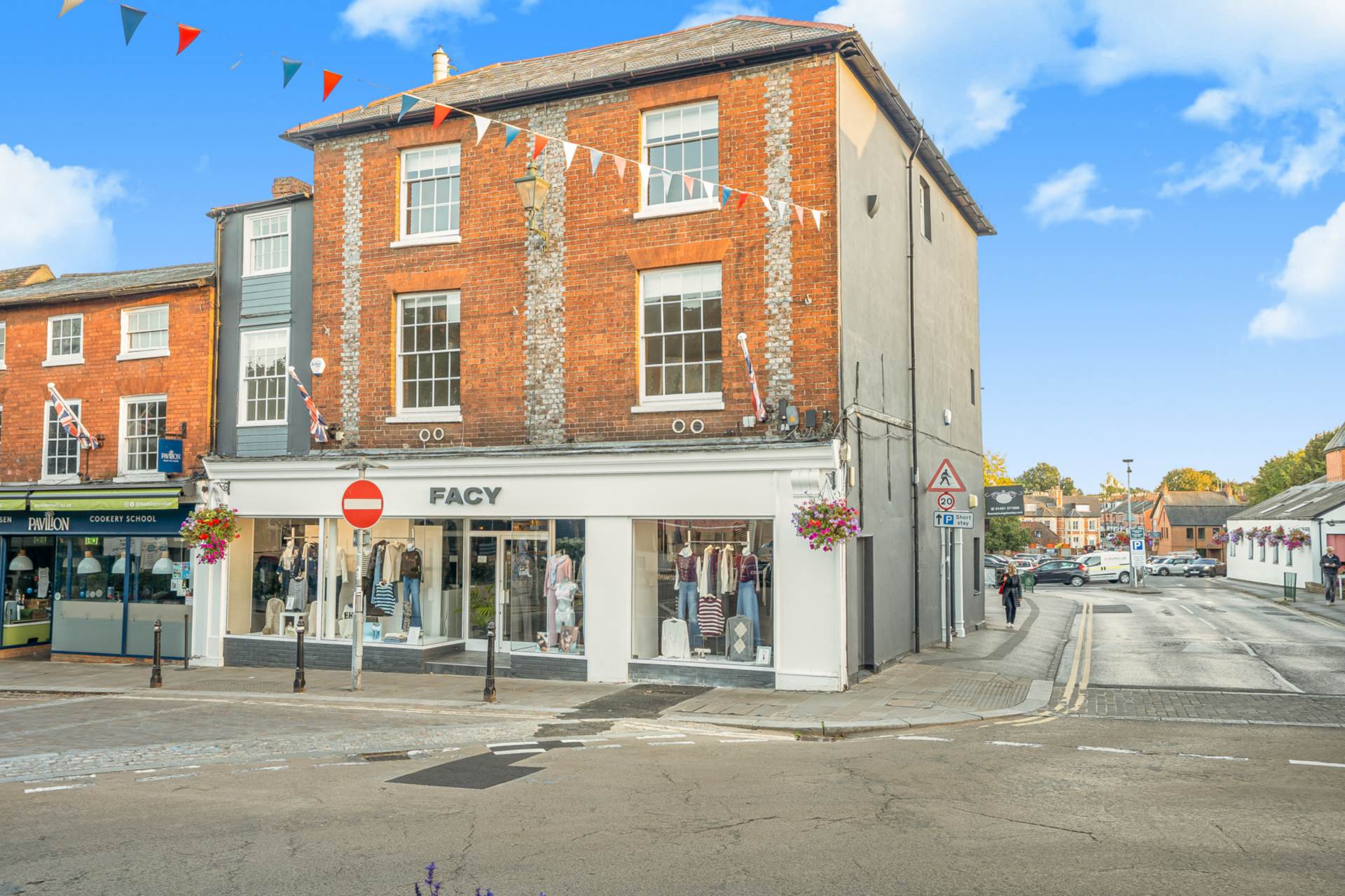 Flat Market Place in South Oxfordshire