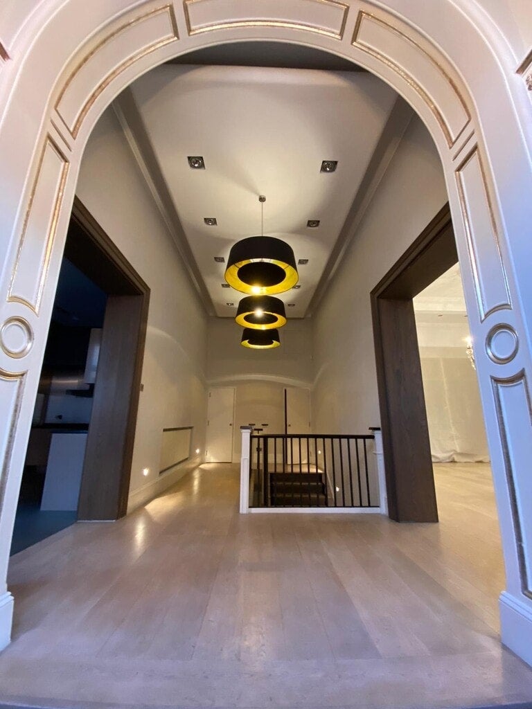 Flat Pont Street in Greater London
