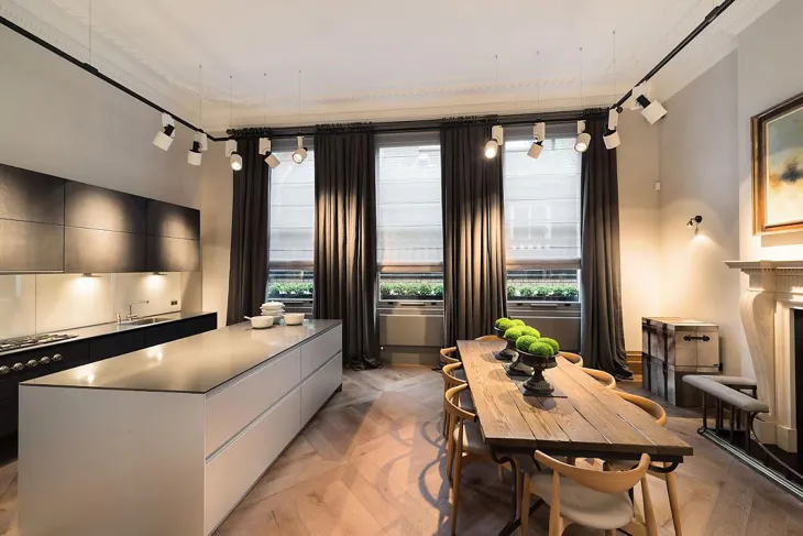 Flat Pont Street in Greater London