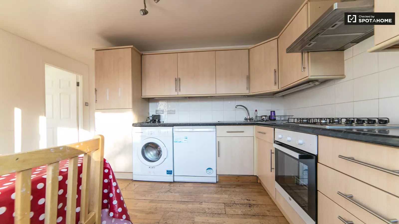 Flat Prince John Road in Greater London
