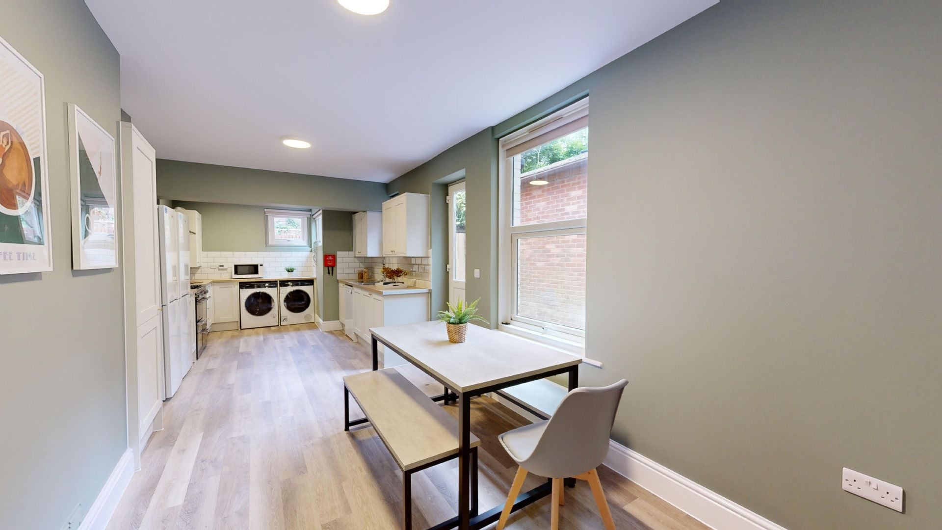 Room Longbrook Street in Exeter