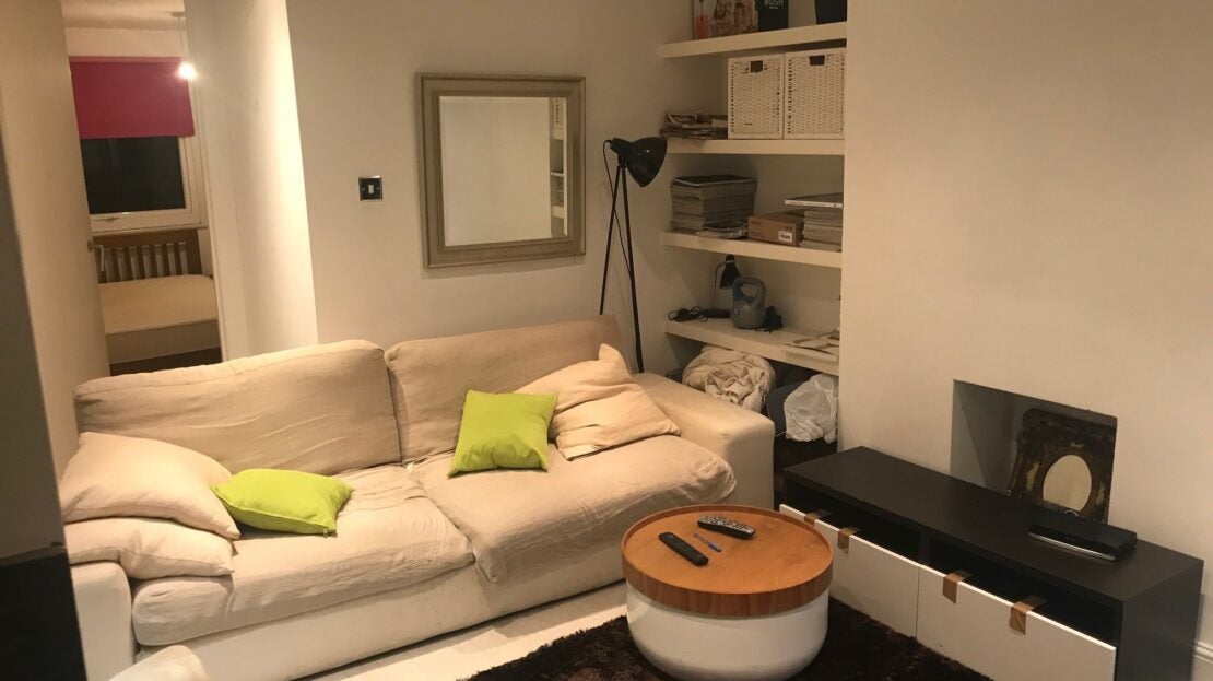Flat Penywern Road in Greater London