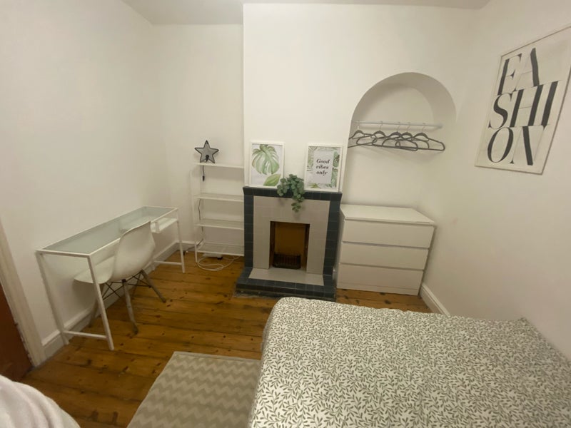 Room Dixon Avenue in Chelmsford