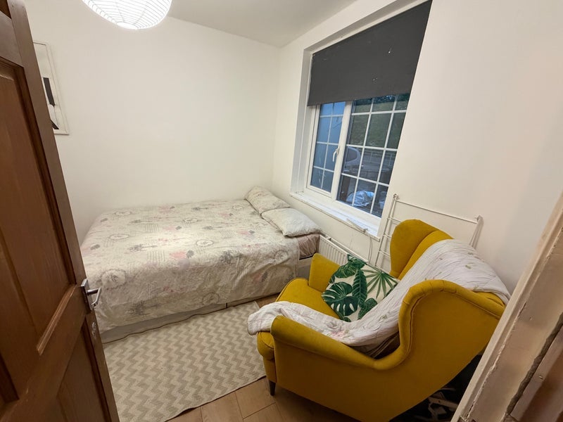 Room Dixon Avenue in Chelmsford