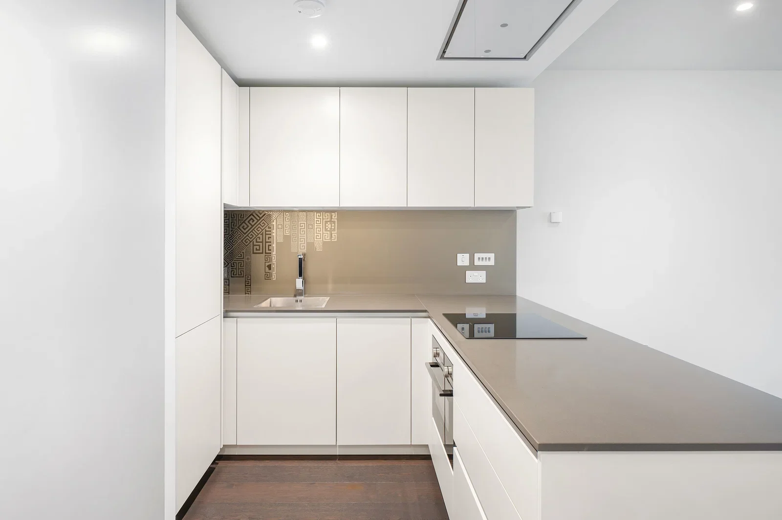 Flat Parry Street in Greater London