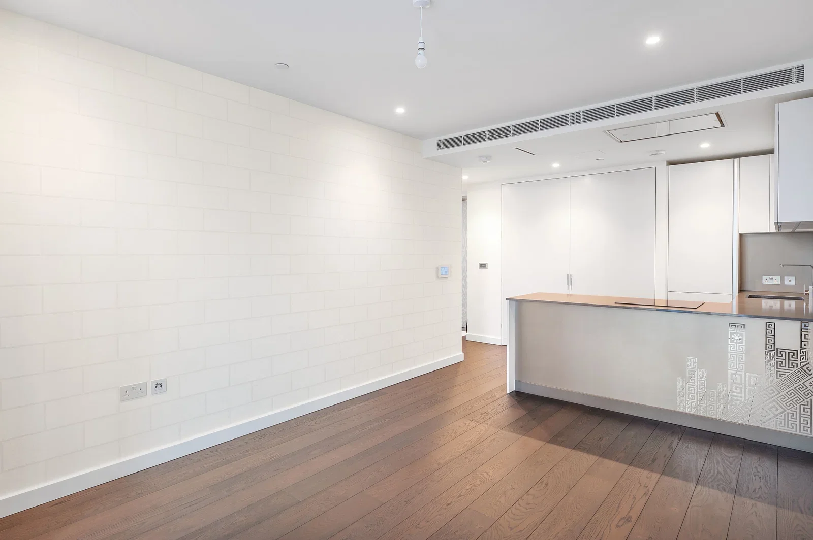 Flat Parry Street in Greater London