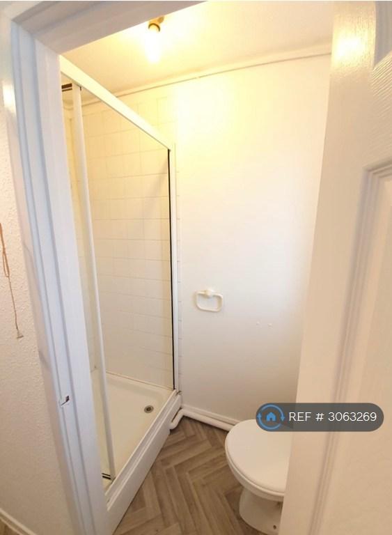 Flat Cowbridge Road in Bridgend