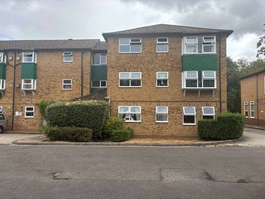 Flat Emmview Close in Wokingham