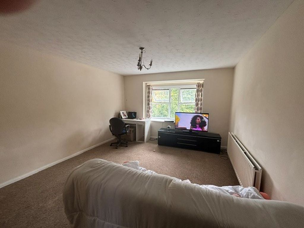 Flat Emmview Close in Wokingham