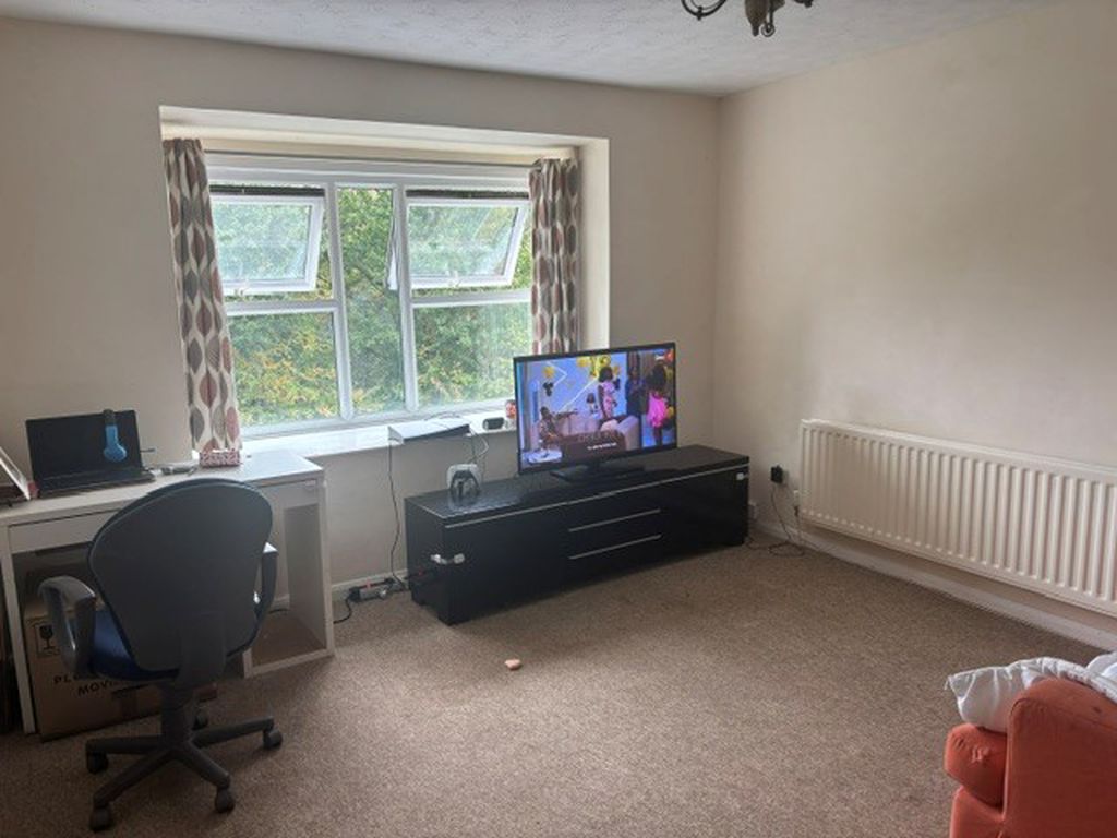 Flat Emmview Close in Wokingham