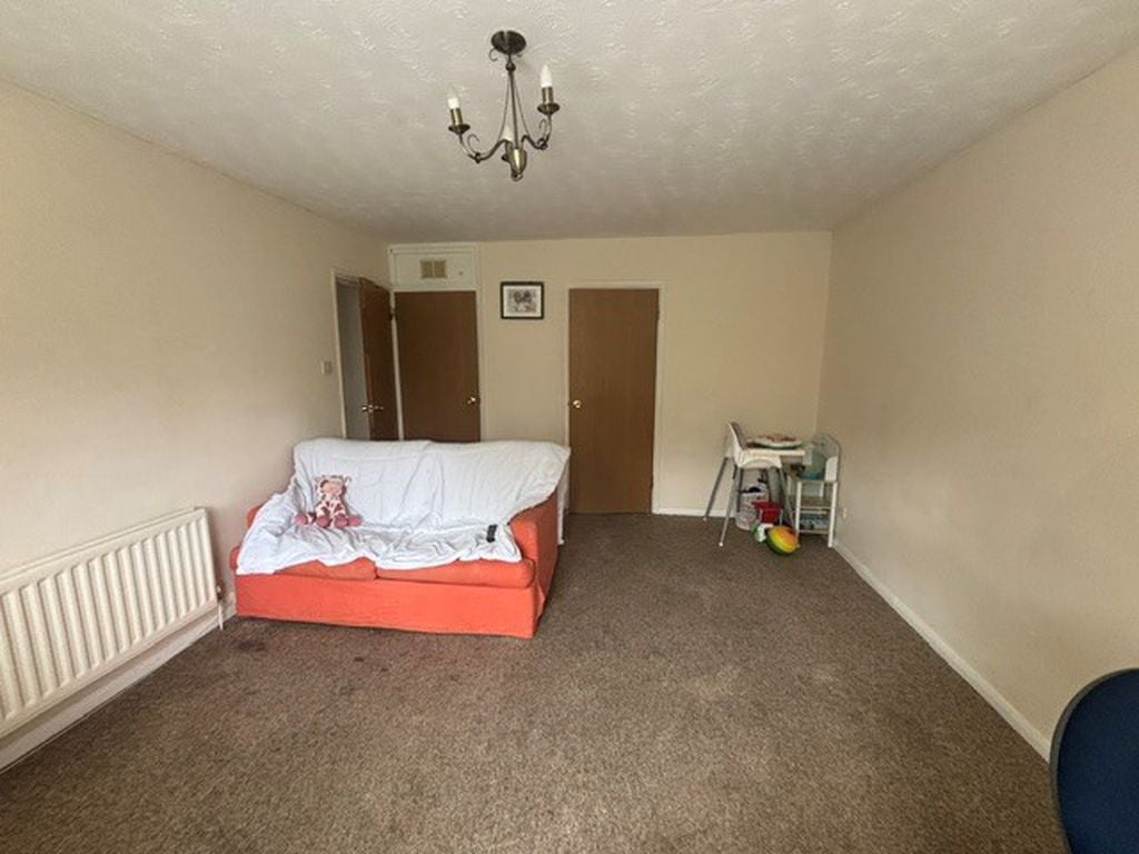 Flat Emmview Close in Wokingham