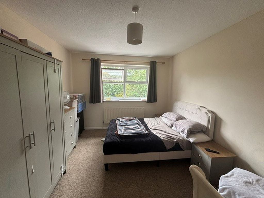 Flat Emmview Close in Wokingham