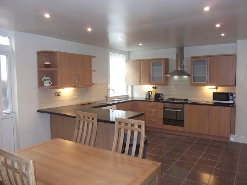 Room Heathfield Road in Liverpool