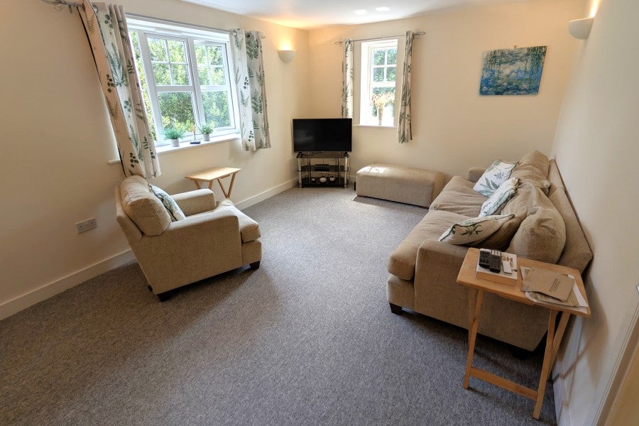 Flat Heathside Road in Woking