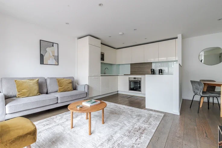 Flat Lever Street in Greater London