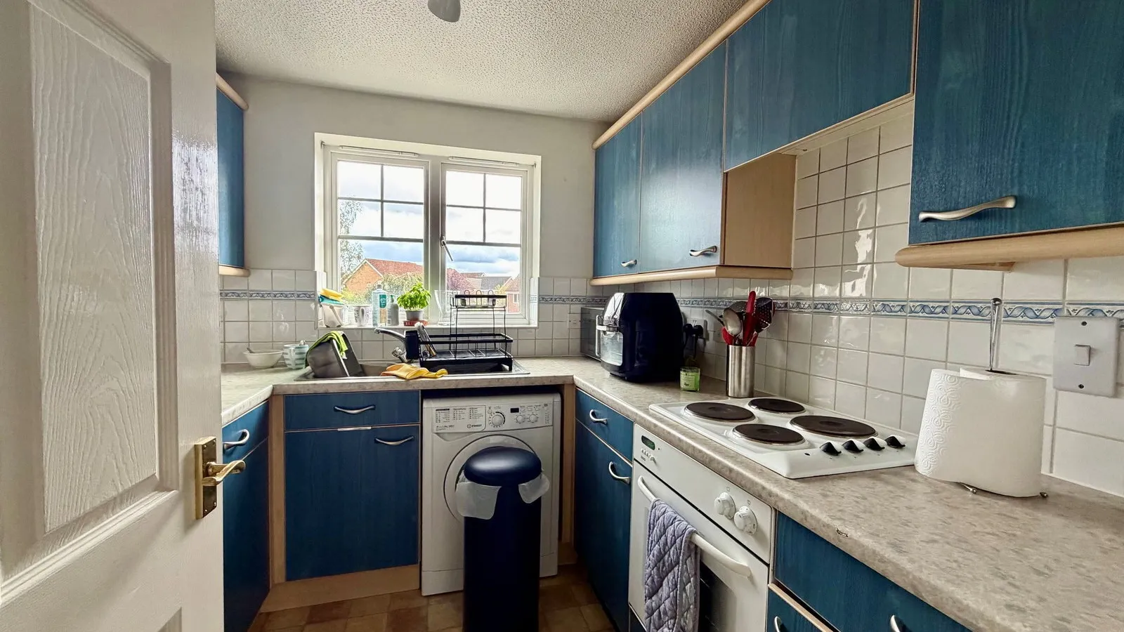 Flat Hawthorne Close in Thatcham