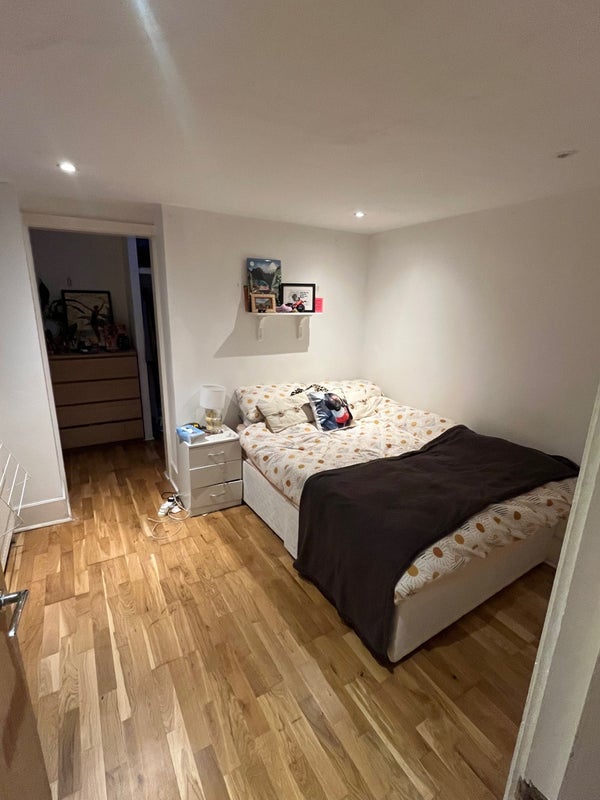Room Cardozo Road in Greater London