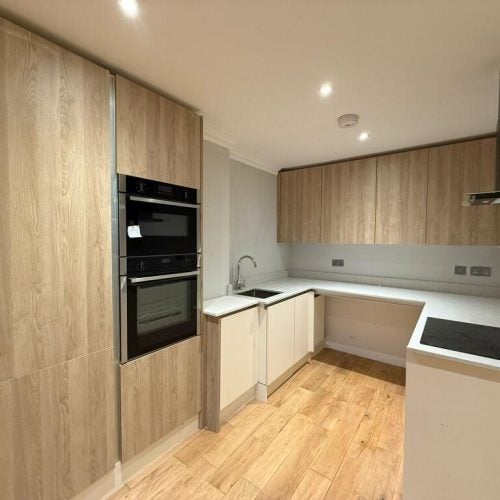 Flat Eaton Rise in Greater London