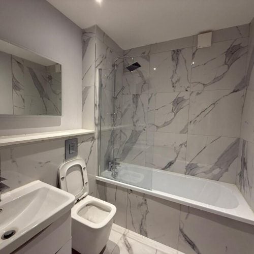 Flat Eaton Rise in Greater London