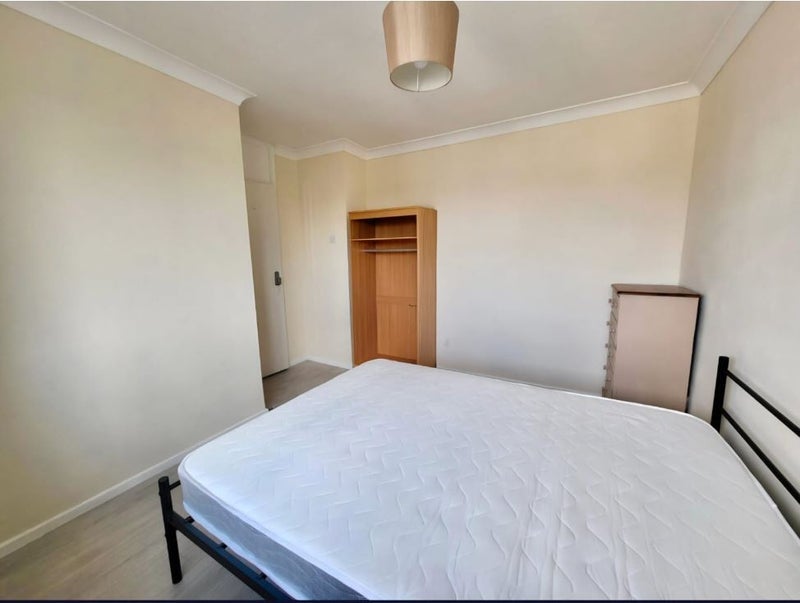 Room Kingscote in Yate