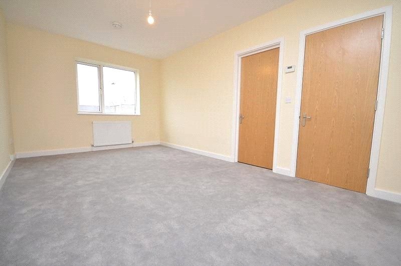 Flat Chigwell Road in Greater London