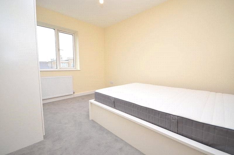 Flat Chigwell Road in Greater London