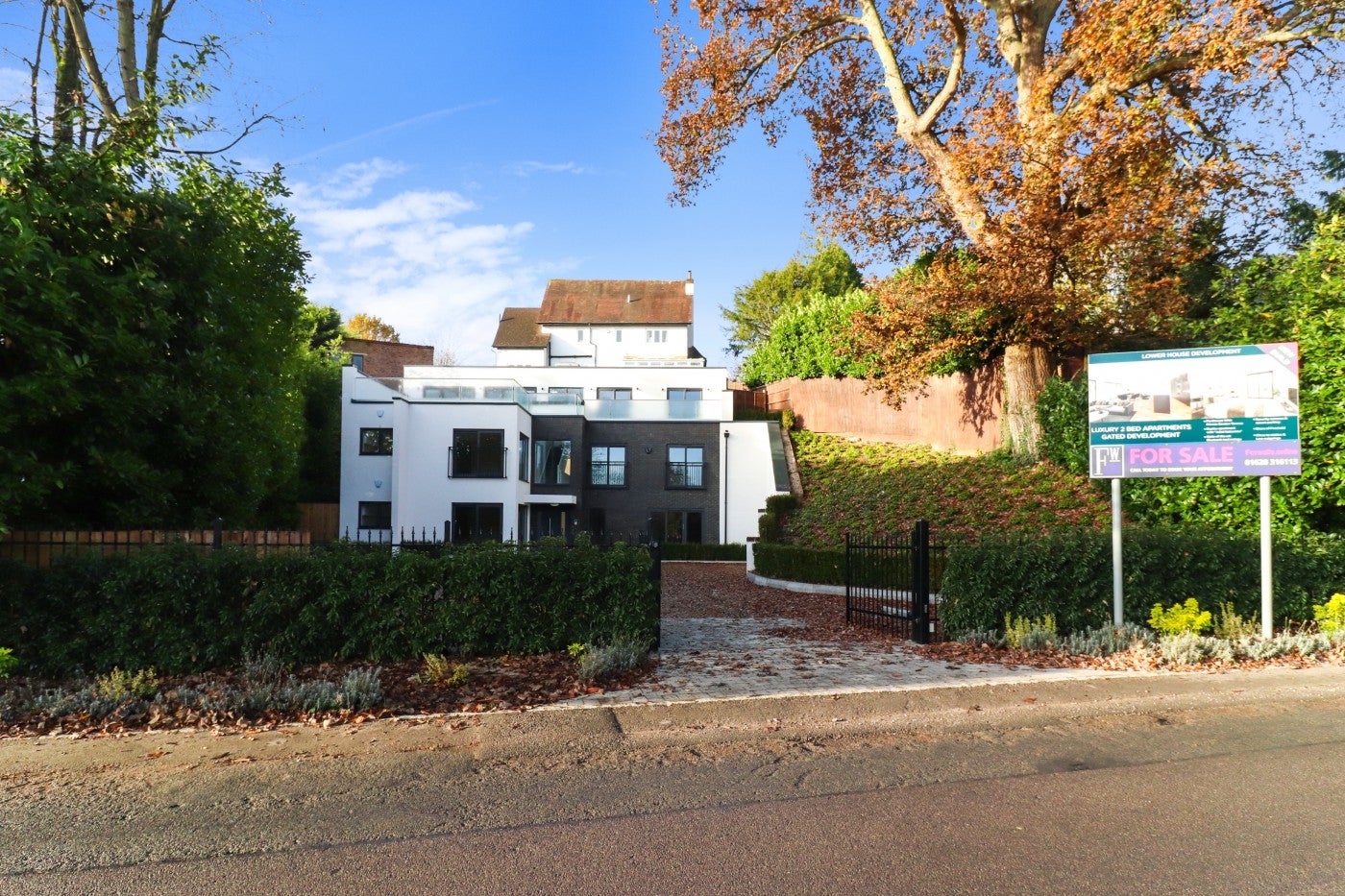 Flat Lower Road in Gerrards Cross