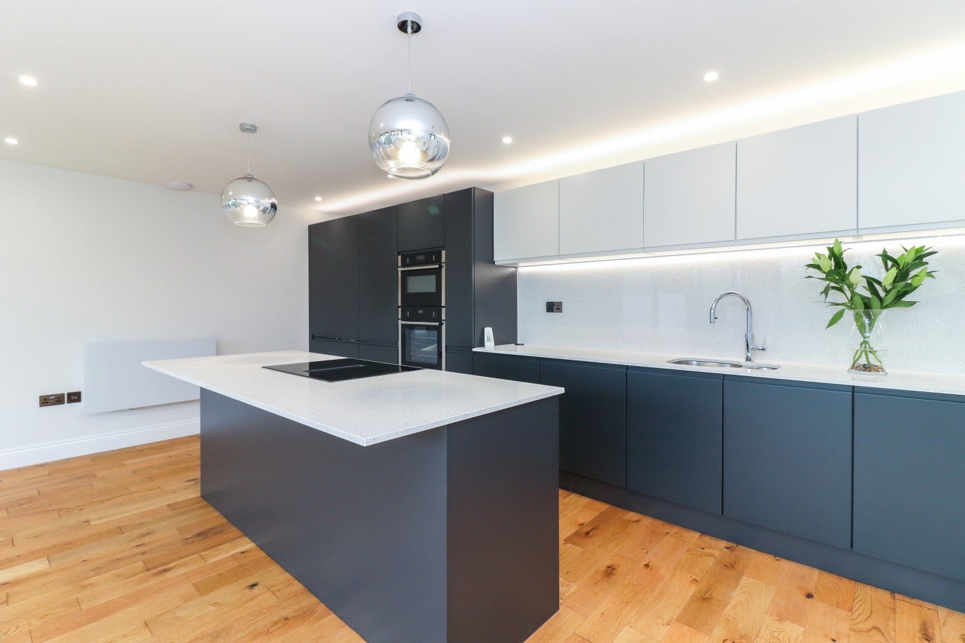 Flat Lower Road in Gerrards Cross