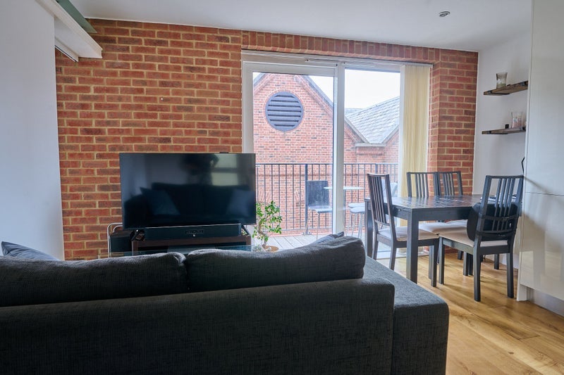 Flat Duke of Wellington Avenue in Greater London