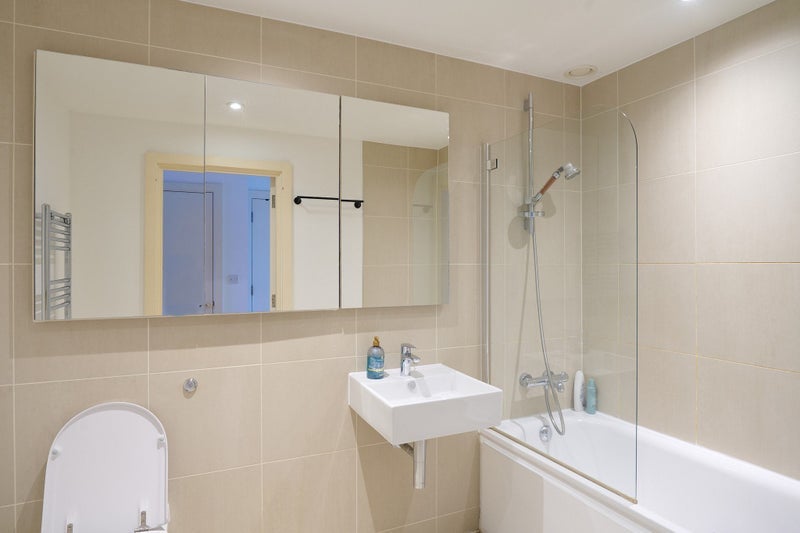 Flat Duke of Wellington Avenue in Greater London