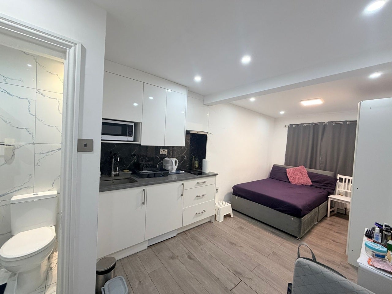 Room Cadogan Close in Greater London