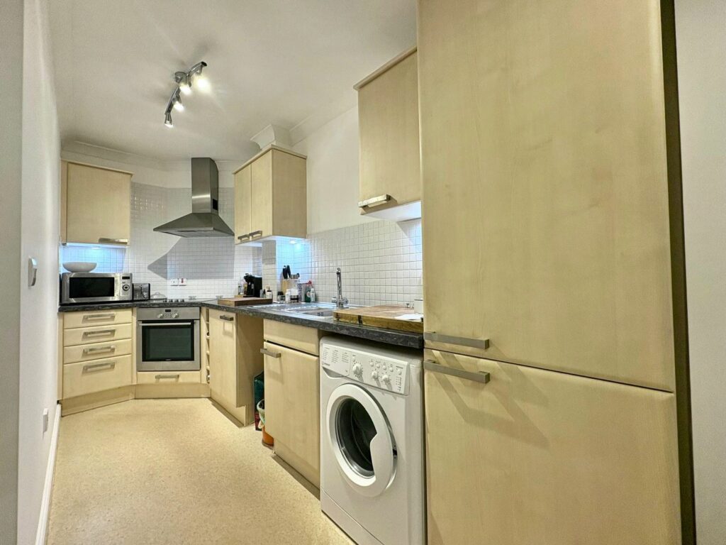 Flat Osnaburgh Hill in Surrey Heath