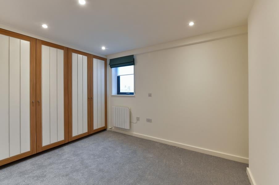 Flat The Broadway in Woking