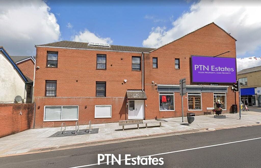 Flat Moor Street in Brierley Hill