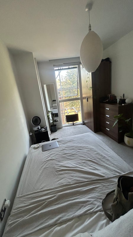 Room Laburnum Street in Greater London