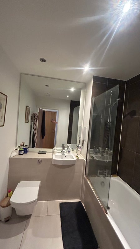 Room Laburnum Street in Greater London