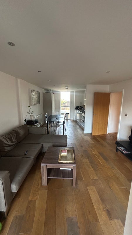 Room Laburnum Street in Greater London