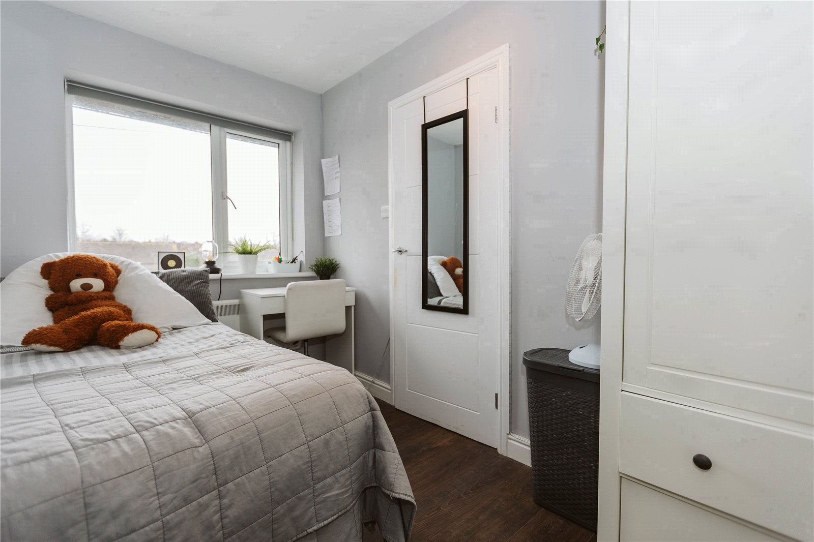 Flat Bishopthorpe Road in Bristol