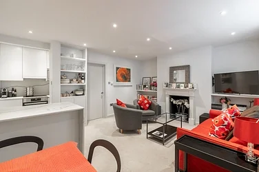 Flat Ifield Road in Greater London