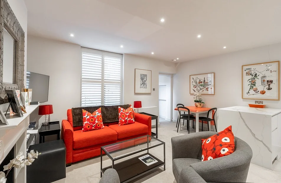 Flat Ifield Road in Greater London