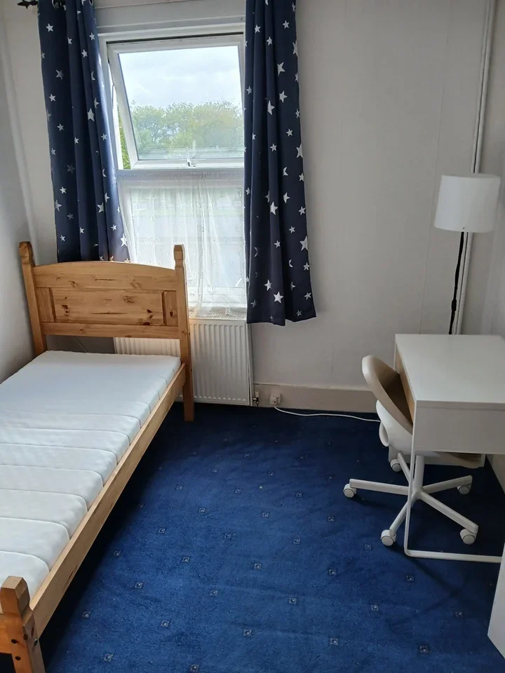 Room Church Street in Greater London