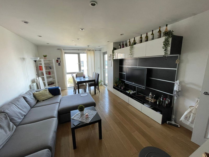 Room Christian Street in Greater London
