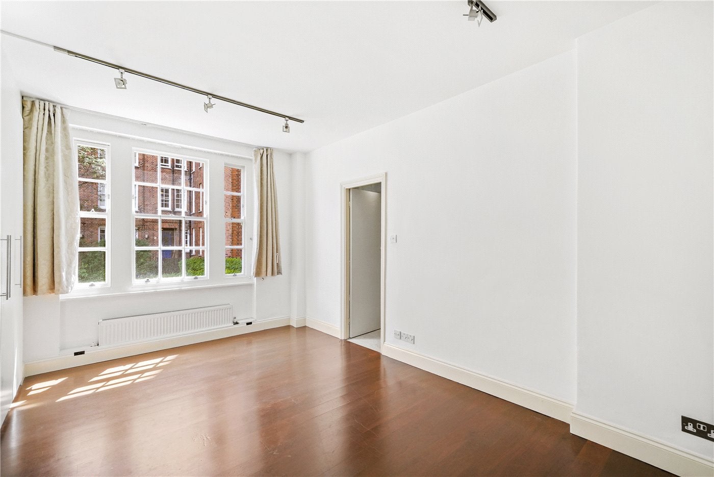 Flat Kensington Park Road in Greater London